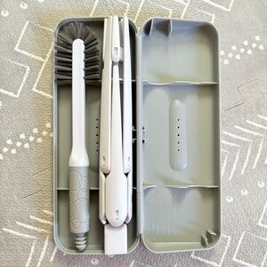 Ubbi On The Go Drying Rack & Brush